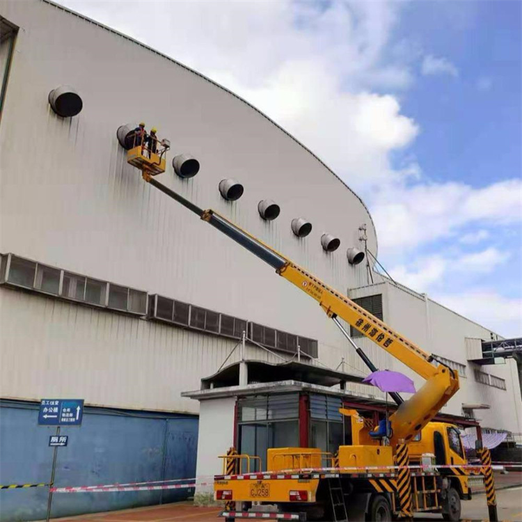 仙桃高空作业车出租服务：专业广告牌安装解决方案