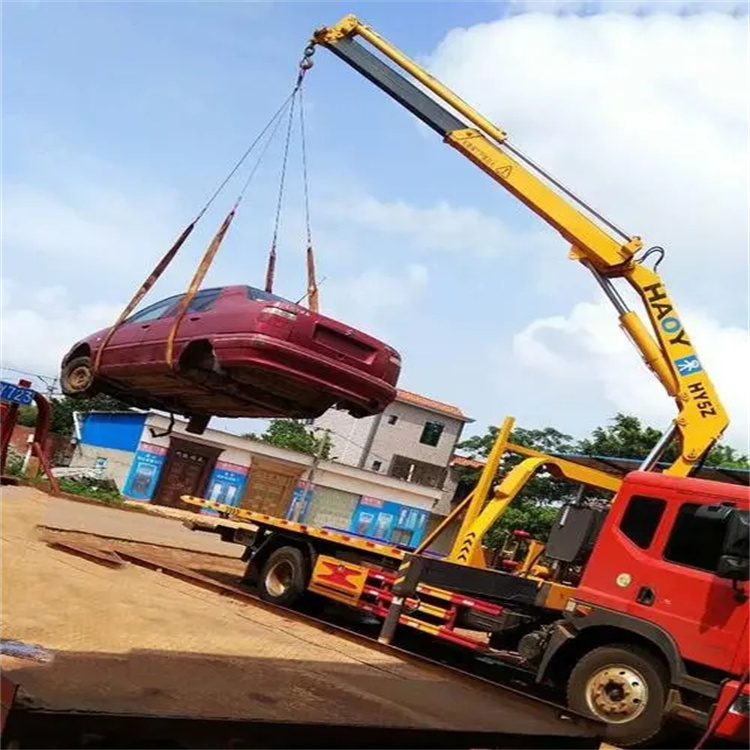 仙桃吊车吊汽车的正确方法